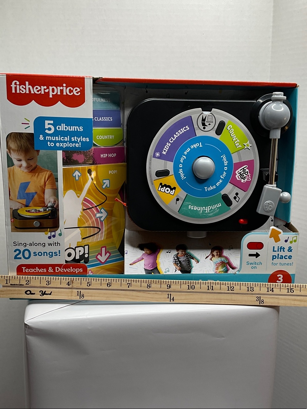 Fisher-Price Black Musical Kids Turntable with Multicolor Discs (66)
